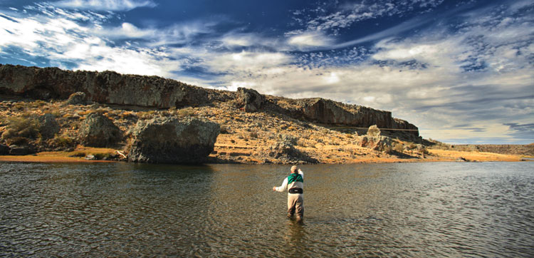 Sea trout fly fishing at Las Buitreras Lodge in Argentina