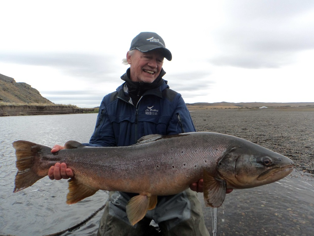 christer with a coloured big male sea trout argentina