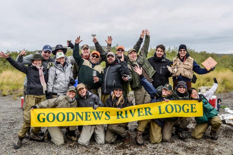 team picture of all the customers atGoodnews River Lodge Alaska