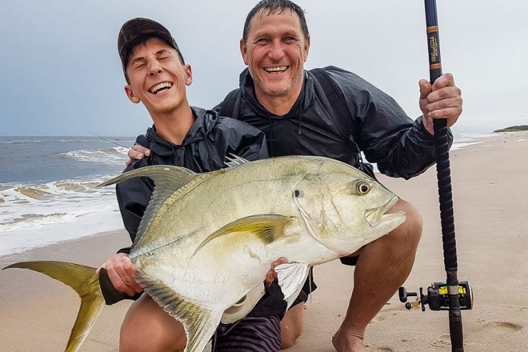 two friends fishing at Sette Cama