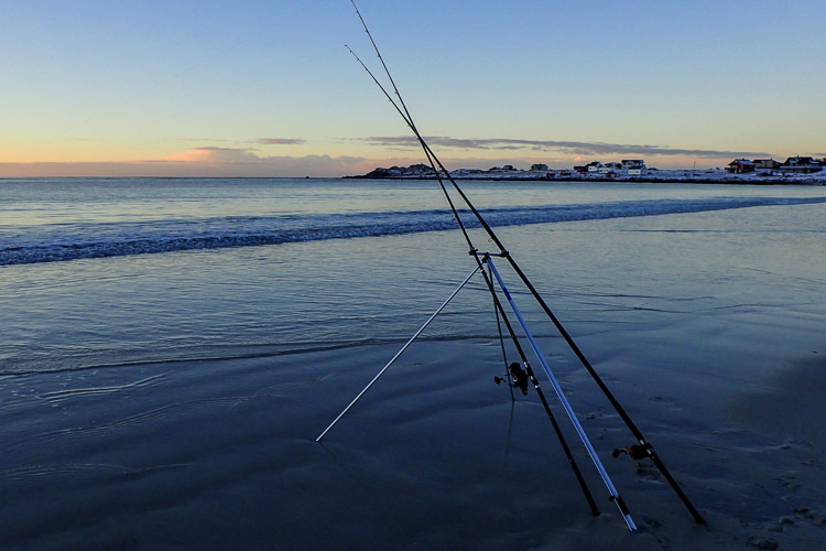 How To Prepare For A Beach Fishing Trip