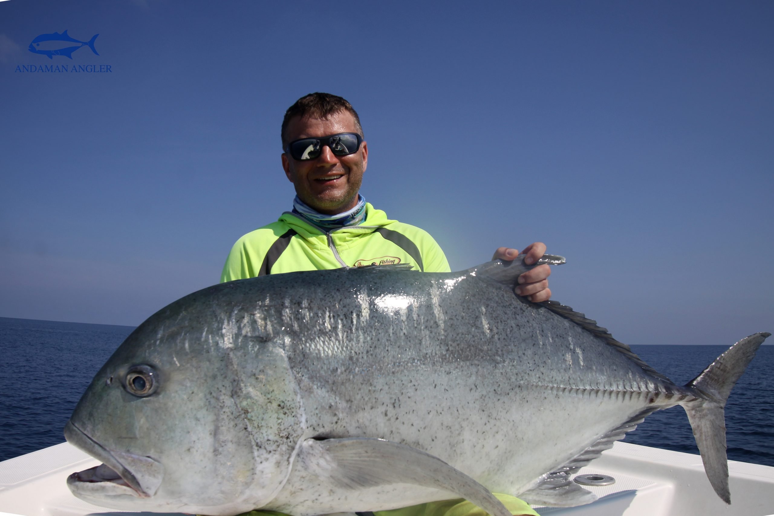 Why Does Fishing Sun Protection Clothing Work? 5 Tips for Sun Protecti –  AFTCO