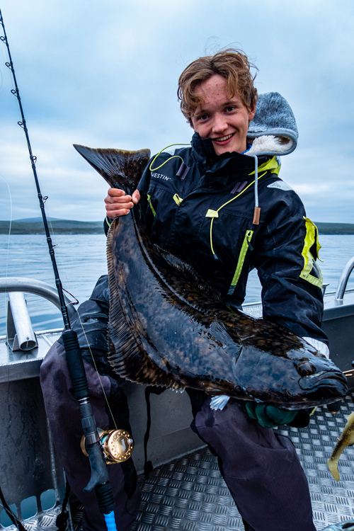 210cm and 195cm Halibut on the first day! – Havøysund Fishing